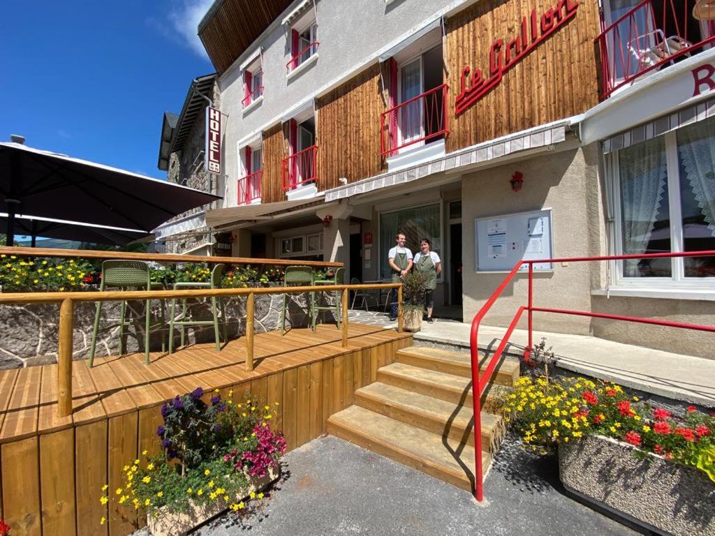 Hotel Restaurant Le Grillon Chambon-sur-Lac Exteriér fotografie