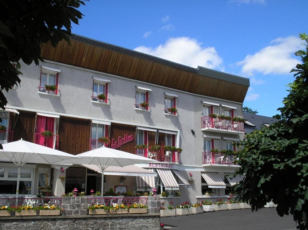 Hotel Restaurant Le Grillon Chambon-sur-Lac Exteriér fotografie